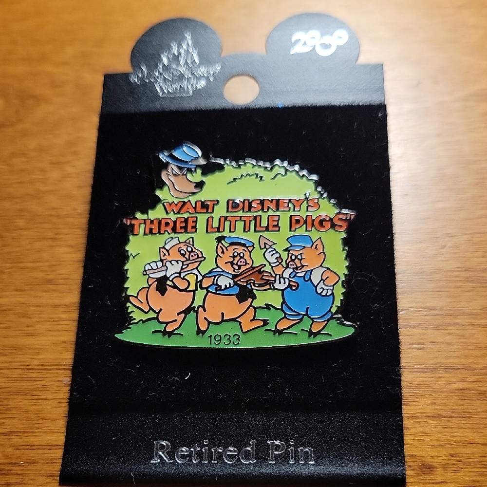 Disney Three Little Pigs 2000 Retired Pin